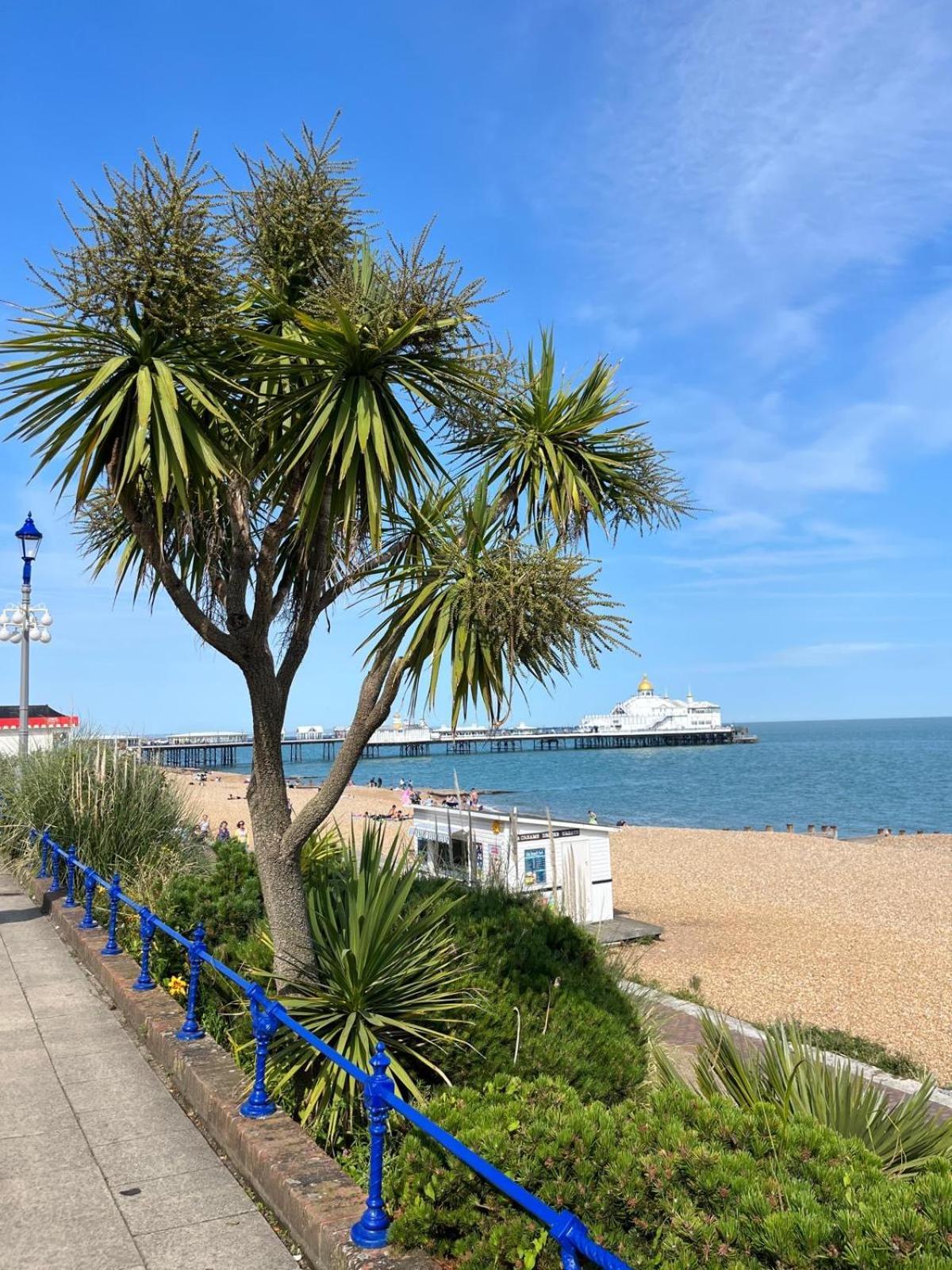 "The Italian" Seafront Apartment Eastbourne Eksteriør bilde